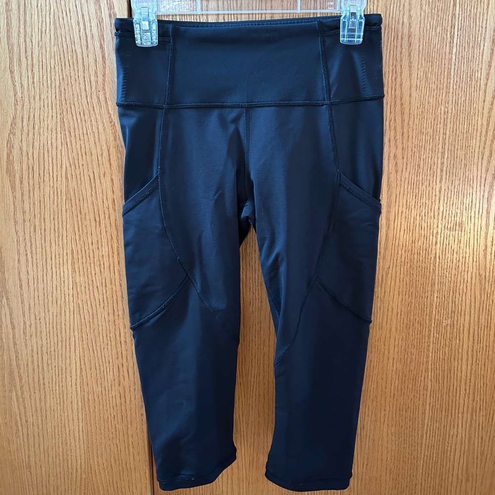lululemon black cropped leggings